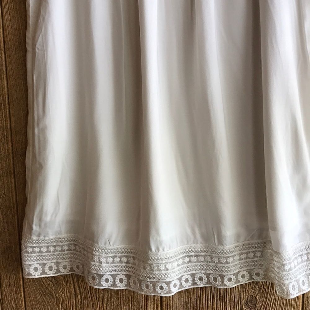 šForeverā
21āCreamā
LaceĀ Dress - Picture 3 of 4
